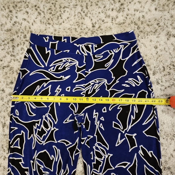 Chico's Travelers SZ 2/L/12 Pull On Wide Leg Stretch Crop Pants Abstract Print - Picture 7 of 11